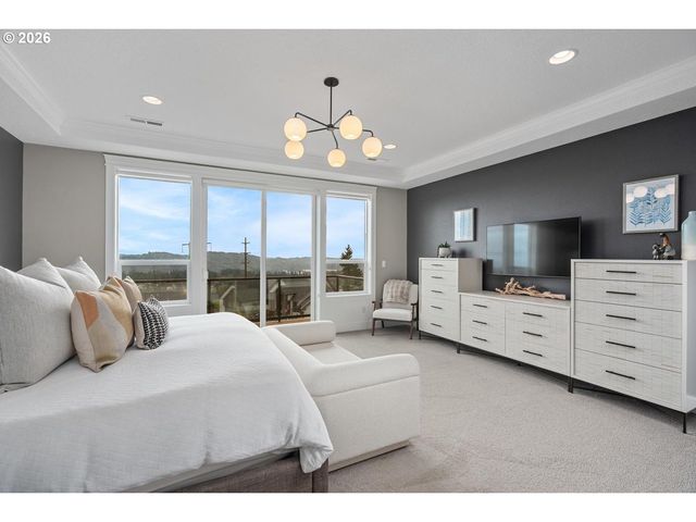 14341 Se LYON St, Happy Valley, OR 97086