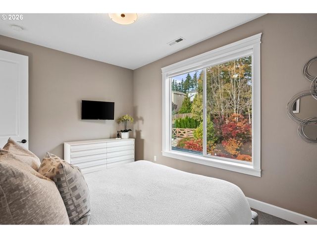 14341 Se LYON St, Happy Valley, OR 97086