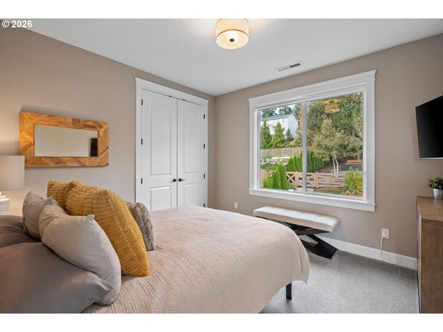 14341 Se LYON St, Happy Valley, OR 97086