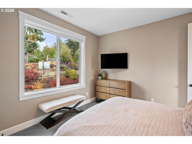 14341 Se LYON St, Happy Valley, OR 97086