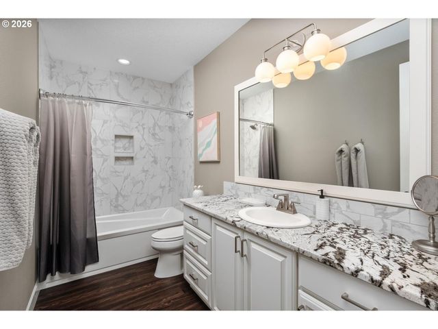 14341 Se LYON St, Happy Valley, OR 97086