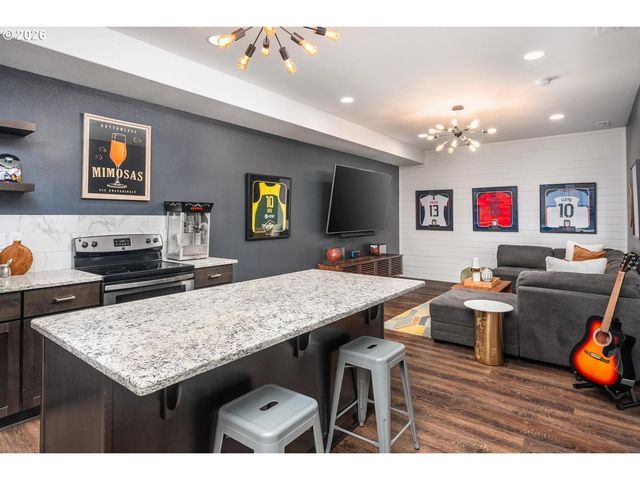 14341 Se LYON St, Happy Valley, OR 97086