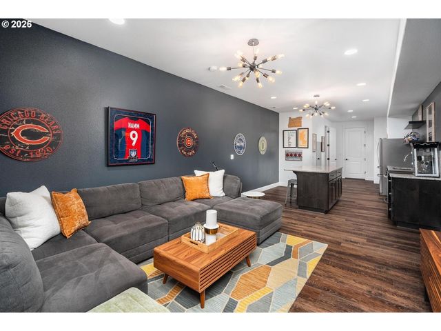 14341 Se LYON St, Happy Valley, OR 97086