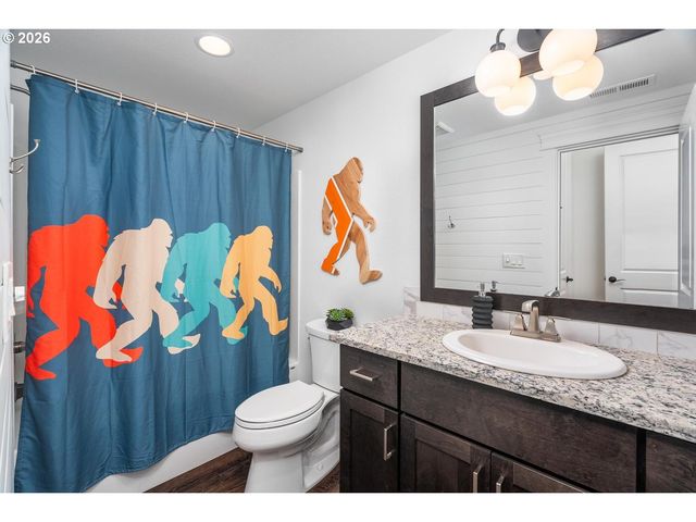 14341 Se LYON St, Happy Valley, OR 97086