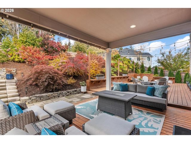 14341 Se LYON St, Happy Valley, OR 97086