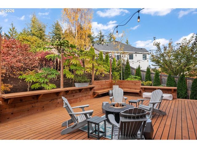 14341 Se LYON St, Happy Valley, OR 97086