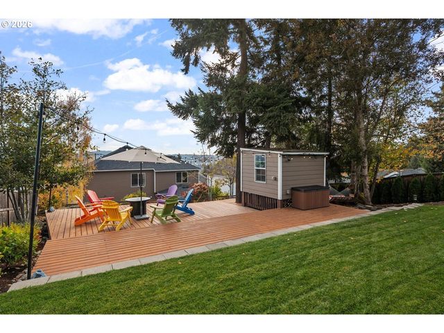 14341 Se LYON St, Happy Valley, OR 97086