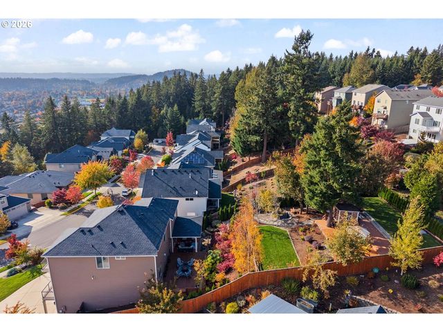 14341 Se LYON St, Happy Valley, OR 97086