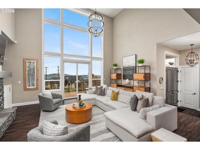 14341 Se LYON St, Happy Valley, OR 97086