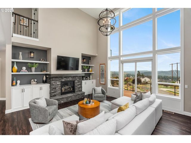 14341 Se LYON St, Happy Valley, OR 97086