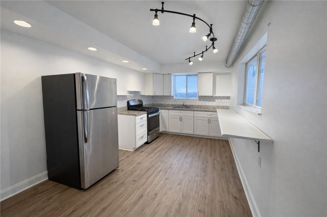 1921 Shamokin St, South Side, PA 15203