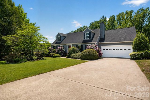 67 Beechwood Drive, Horse Shoe, NC 28742