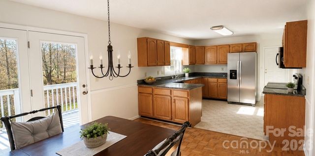 67 Beechwood Drive, Hendersonville, NC 28742