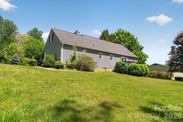 67 Beechwood Drive, Horse Shoe, NC 28742