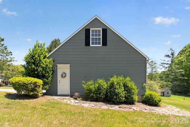 67 Beechwood Drive, Horse Shoe, NC 28742