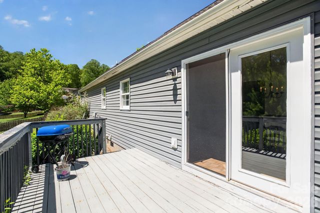 67 Beechwood Drive, Horse Shoe, NC 28742