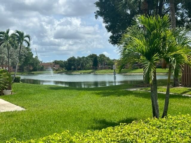 5584 NW 59th Place, Tamarac, FL 33319