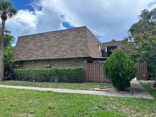 5584 NW 59th Place, Tamarac, FL 33319