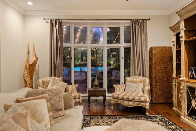 9757 Keeneland Row, La Jolla, CA 92037