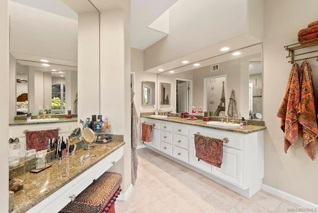 9757 Keeneland Row, La Jolla, CA 92037