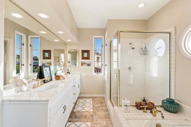 9757 Keeneland Row, La Jolla, CA 92037