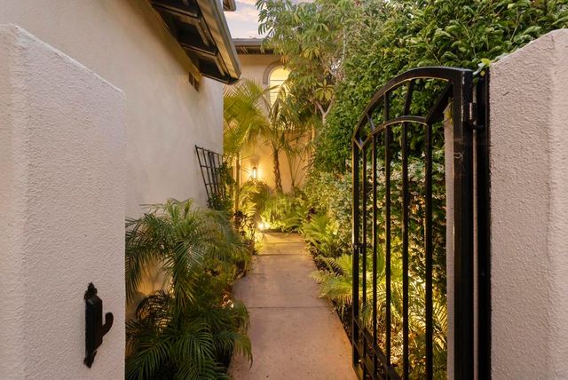 9757 Keeneland Row, La Jolla, CA 92037