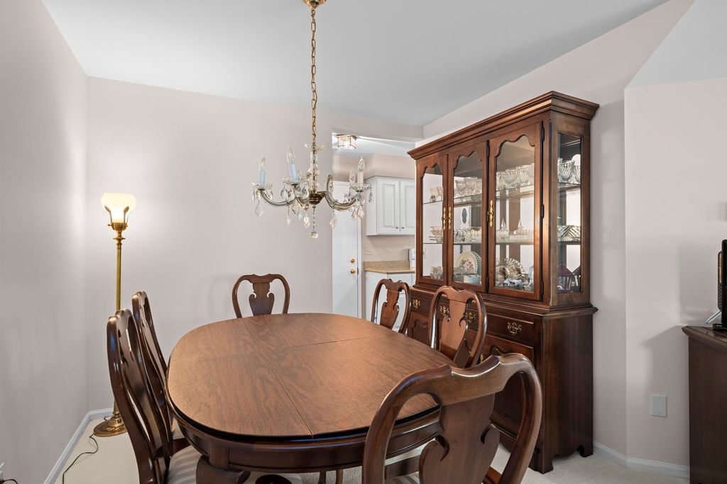2017 N Charter Point Drive, Arlington Heights, IL 60004 — photo 5