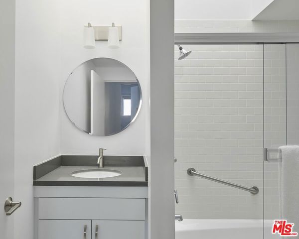 938 Lincoln Boulevard 3, Santa Monica, CA 90403