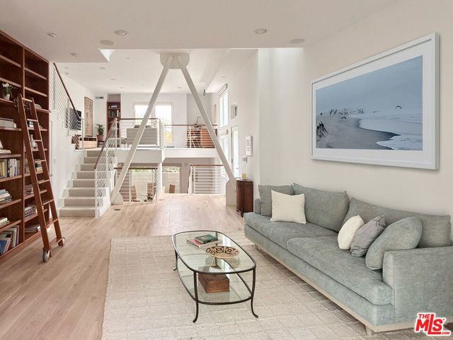 938 Lincoln Boulevard 3, Santa Monica, CA 90403