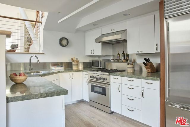 938 Lincoln Boulevard 3, Santa Monica, CA 90403