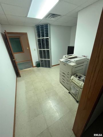 1711 5TH Avenue, Moline, IL 61265