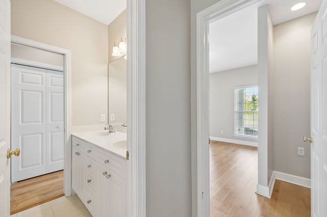 1525 Stratford Hall Cir, Murfreesboro, TN 37130