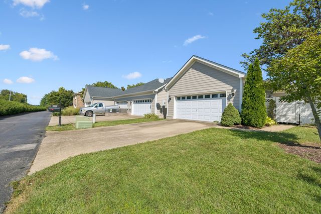 1525 Stratford Hall Cir, Murfreesboro, TN 37130