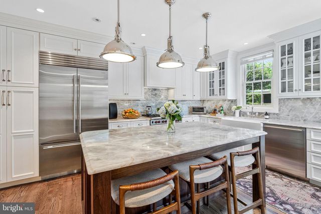3711 MCKINLEY ST NW, Washington, DC 20015