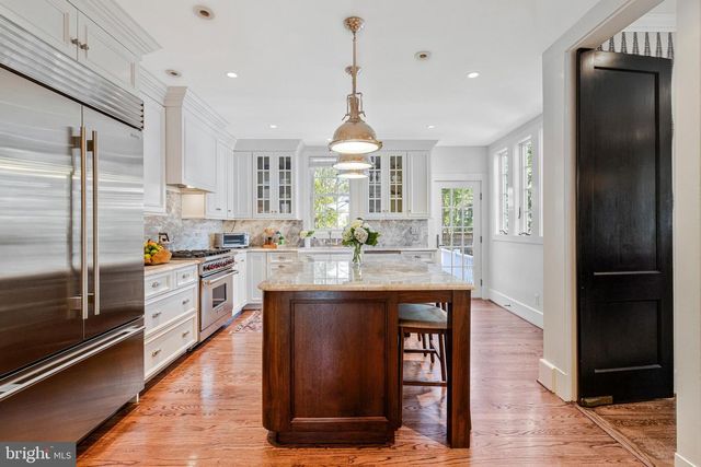 3711 MCKINLEY ST NW, Washington, DC 20015