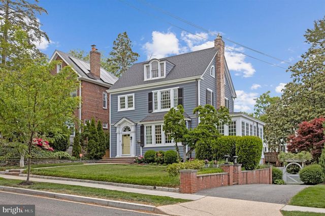 3711 MCKINLEY ST NW, Washington, DC 20015