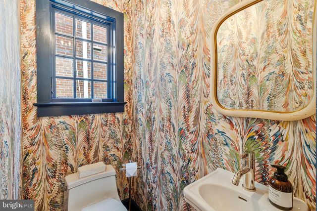 3711 MCKINLEY ST NW, Washington, DC 20015