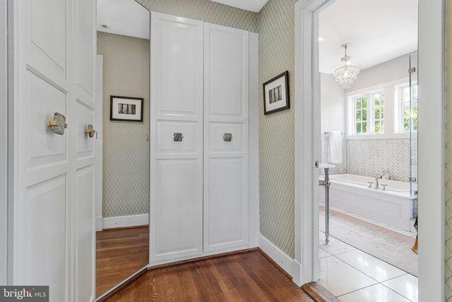 3711 MCKINLEY ST NW, Washington, DC 20015