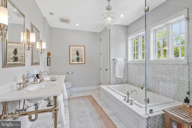 3711 MCKINLEY ST NW, Washington, DC 20015