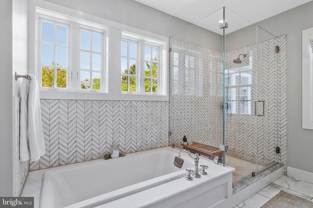 3711 MCKINLEY ST NW, Washington, DC 20015