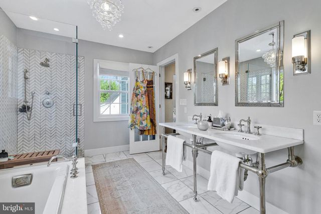 3711 MCKINLEY ST NW, Washington, DC 20015