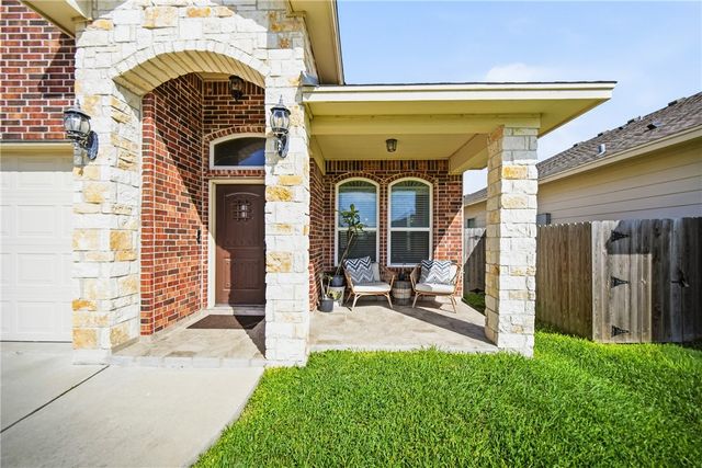 3845 Pennine Way, Corpus Christi, TX 78414