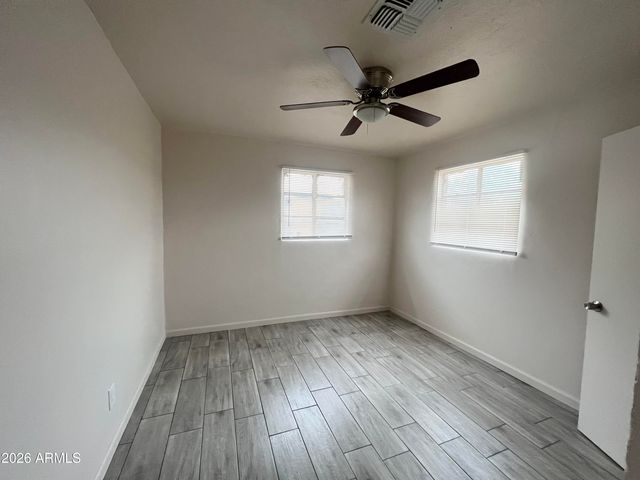 2233 E WOOD Street, Phoenix, AZ 85040
