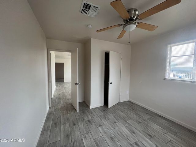 2233 E WOOD Street, Phoenix, AZ 85040