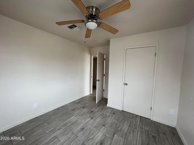 2233 E WOOD Street, Phoenix, AZ 85040