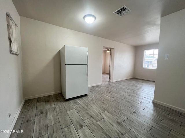 2233 E WOOD Street, Phoenix, AZ 85040