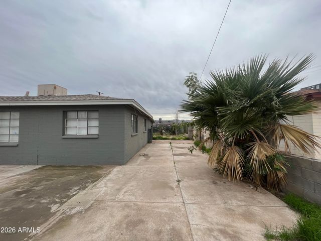 2233 E WOOD Street, Phoenix, AZ 85040