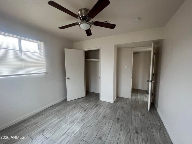 2233 E WOOD Street, Phoenix, AZ 85040