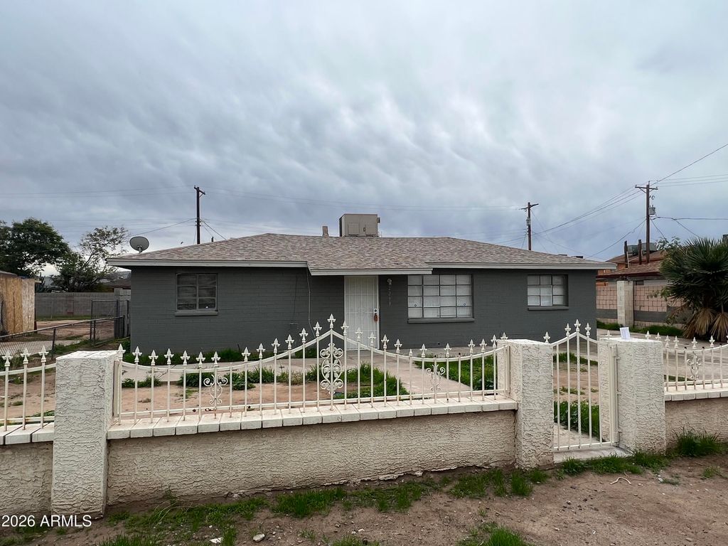 2233 E WOOD Street, Phoenix, AZ 85040