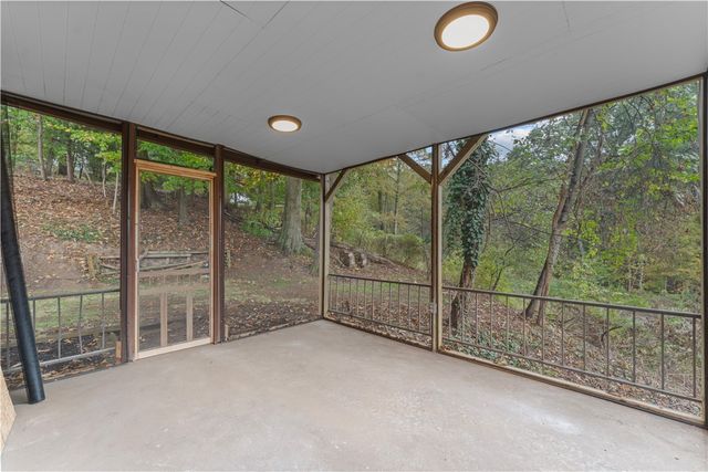 1010 1st St, Penn Twp, PA 15085